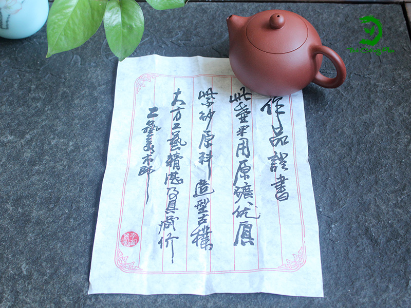 Triện tác giả dưới đáy ấm tử sa nghi hưng 